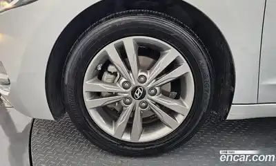 Hyundai Avante 2016 1.6 автомат (гидро), миниатюра 4
