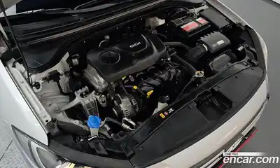 Hyundai Avante 2016 1.6 автомат (гидро), миниатюра 5
