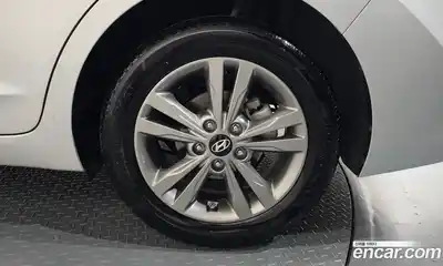 Hyundai Avante 2016 1.6 автомат (гидро), миниатюра 6