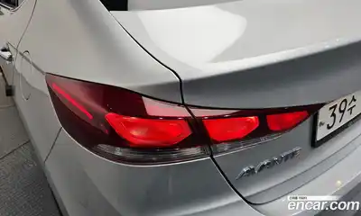 Hyundai Avante 2016 1.6 автомат (гидро), миниатюра 8
