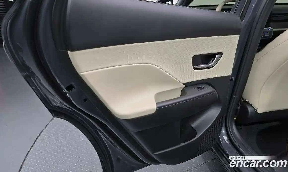 Hyundai Kona 2023 1.6 автомат (гидро), фото 14