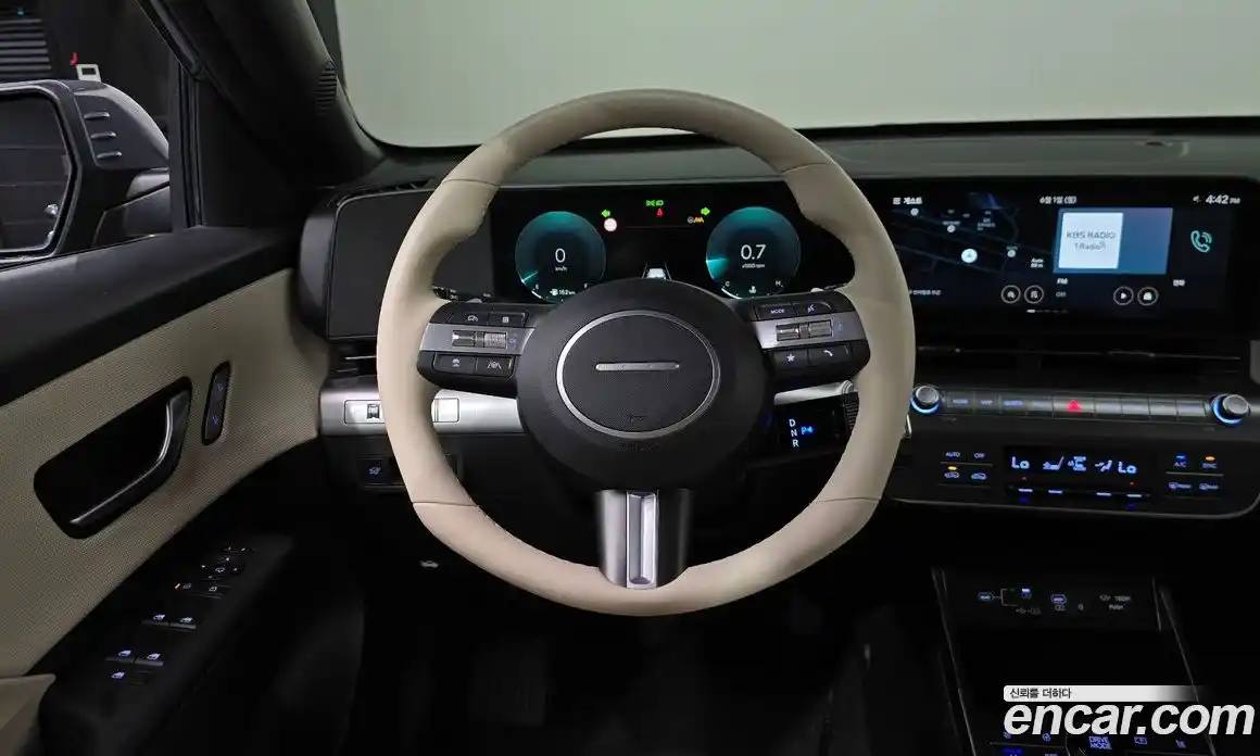 Hyundai Kona 2023 1.6 автомат (гидро), фото 17