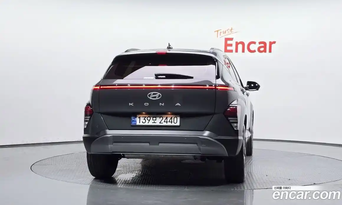 Hyundai Kona 2023 1.6 автомат (гидро), фото 3