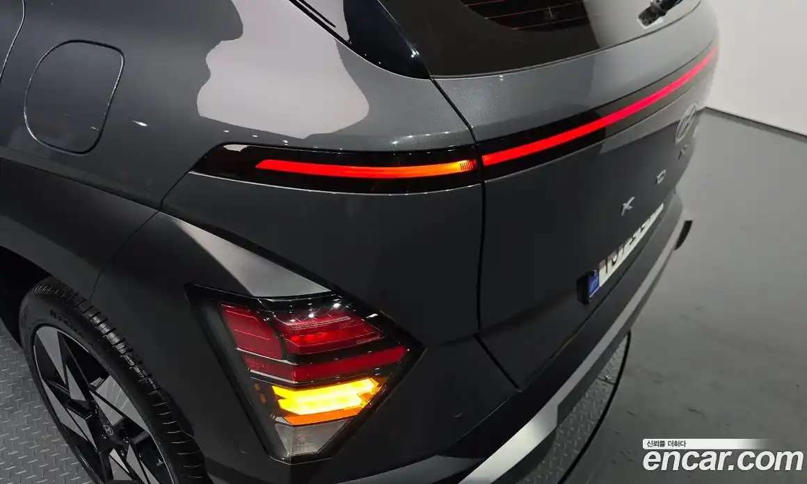 Hyundai Kona 2023 1.6 автомат (гидро), фото 8