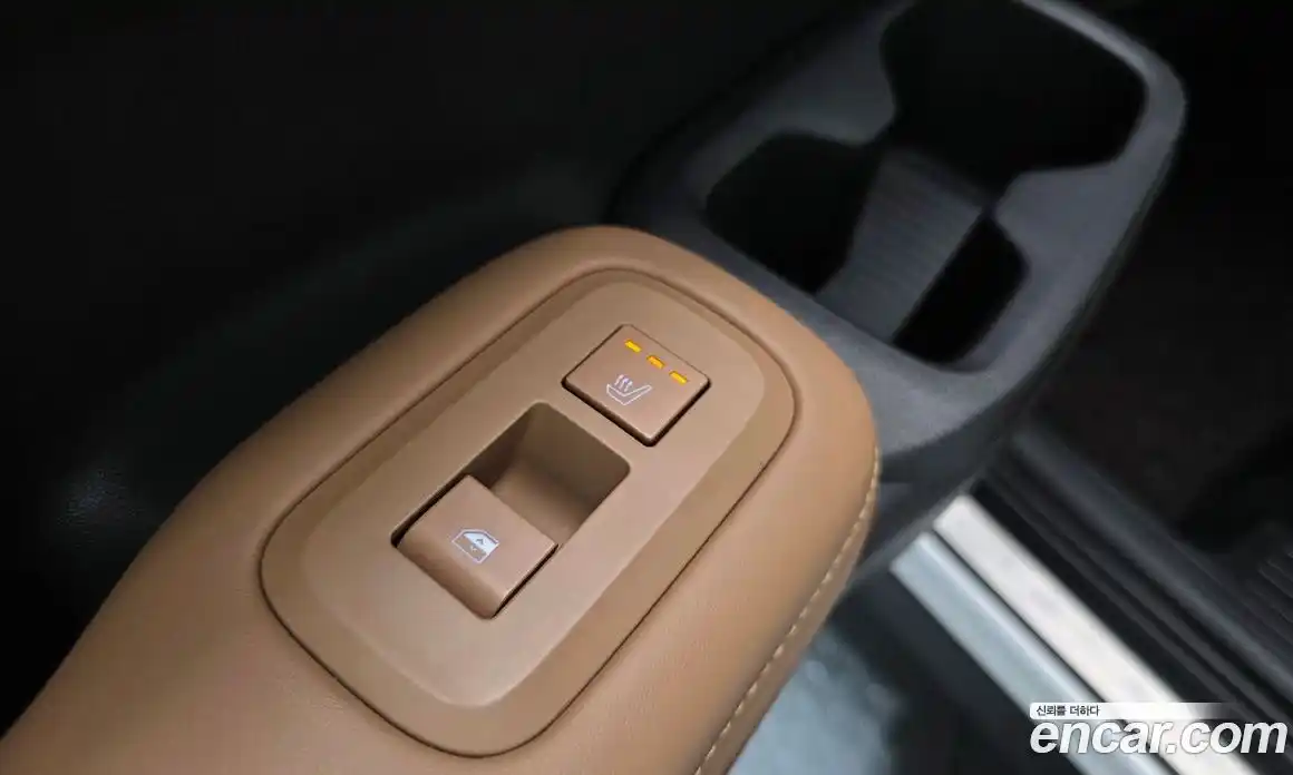 Hyundai Santa Fe 2023 1.6 автомат (гидро), фото 17