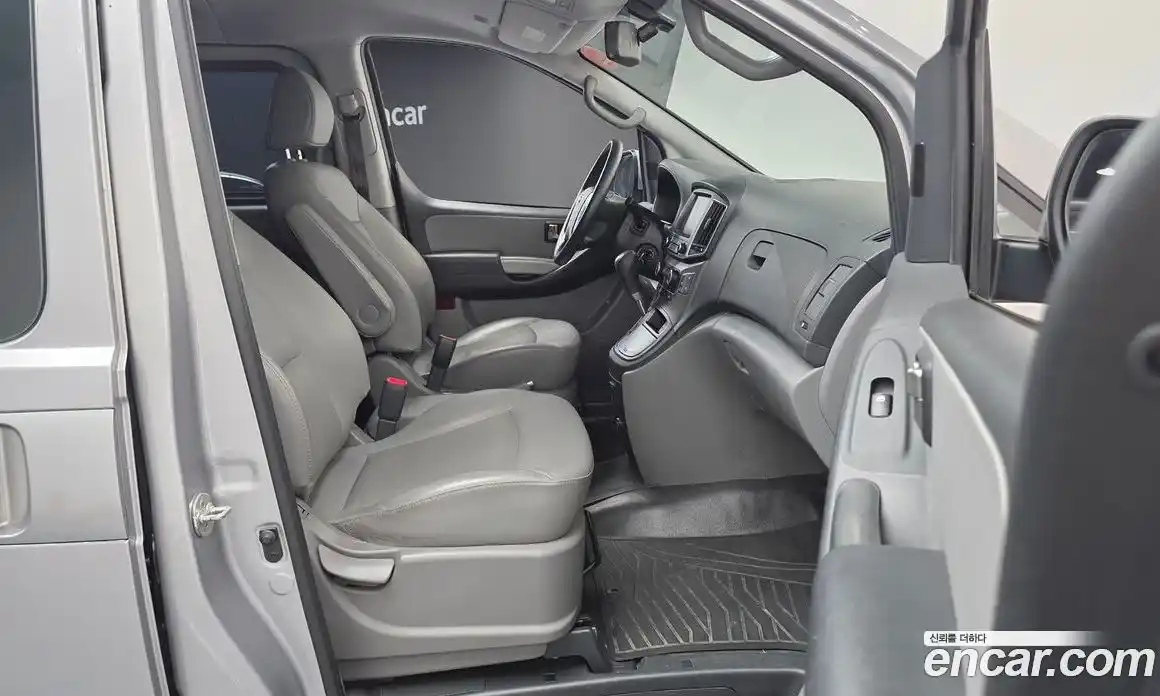 Hyundai Starex 2018 2.5 автомат (гидро), фото 16