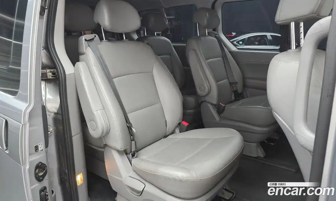 Hyundai Starex 2018 2.5 автомат (гидро), фото 17
