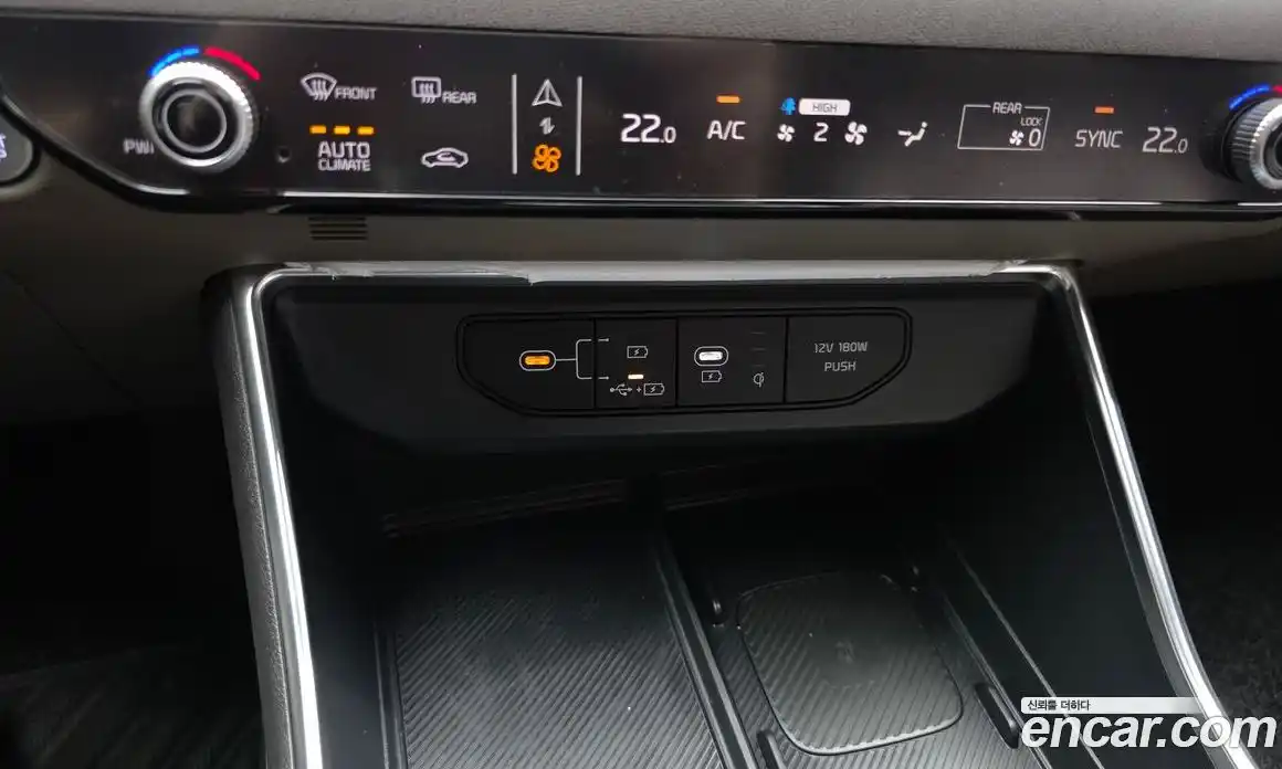 Kia Carnival 2024 2.2 автомат (гидро), фото 25