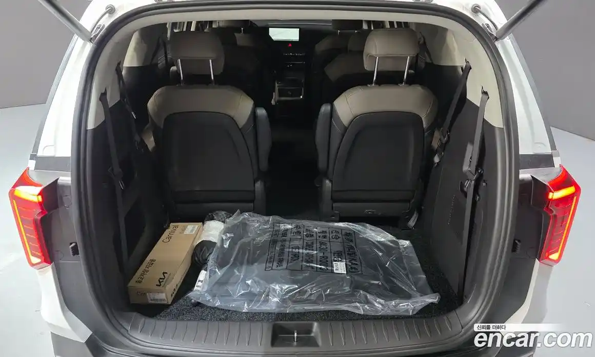 Kia Carnival 2024 2.2 автомат (гидро), фото 31