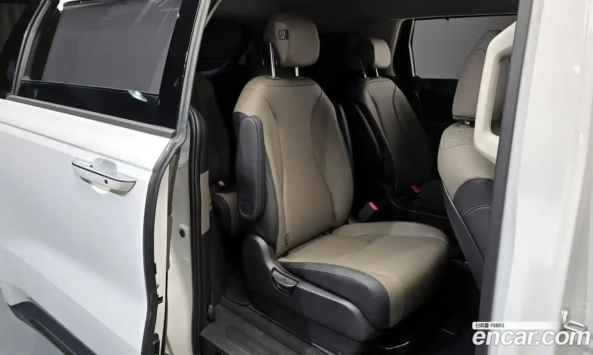 Kia Carnival 2024 2.2 автомат (гидро), фото 17