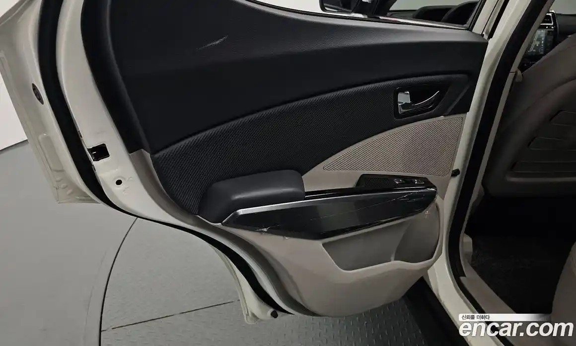 SsangYong TIBOLI 2022 1.5 автомат (гидро), фото 15
