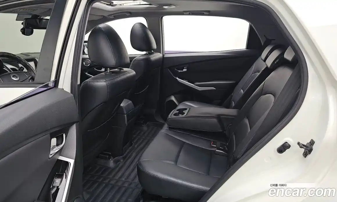 SsangYong Korando 2014 2.0 автомат (гидро), фото 16
