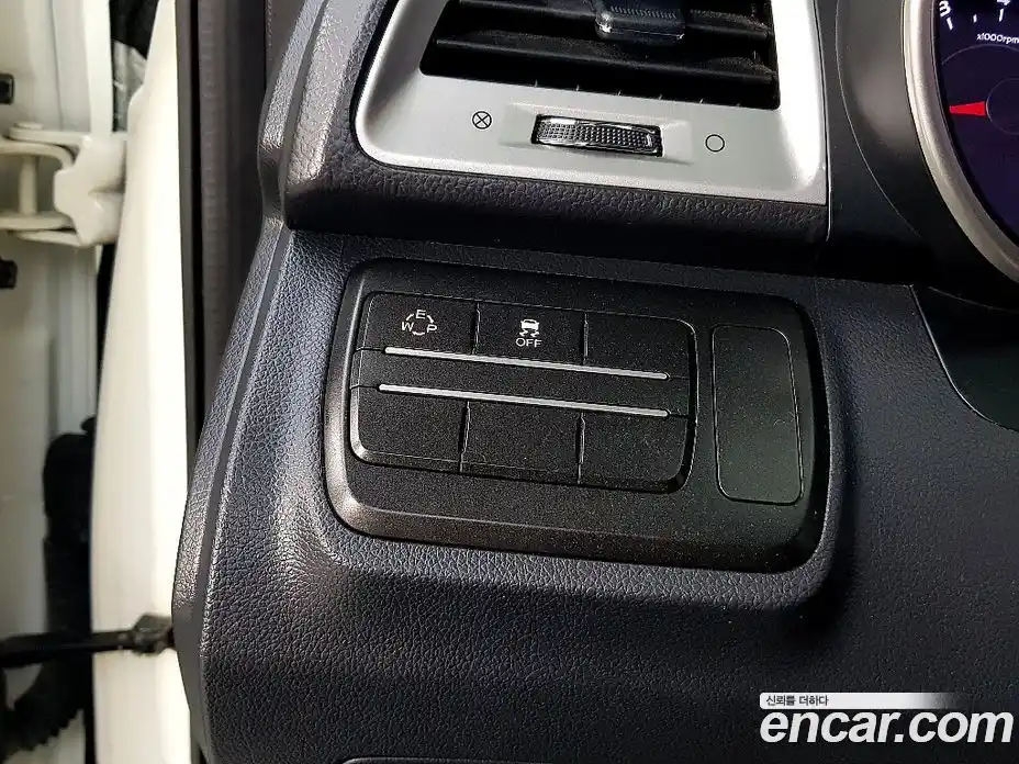 SsangYong TIBOLI 2015 1.6 автомат (гидро), фото 11