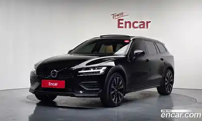 Volvo V60, 2023, 42 757 км