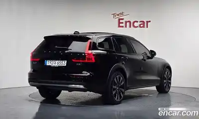 Volvo V60 2023 2.0 автомат (гидро), миниатюра 2