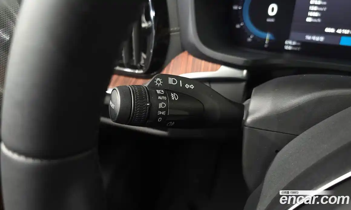 Volvo V60 2023 2.0 автомат (гидро), фото 34