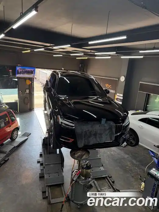 Volvo XC60 2018 2.0 автомат (гидро), фото 19