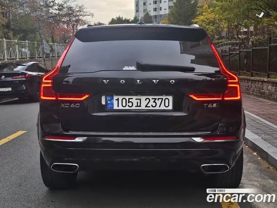 Volvo XC60 2018 2.0 автомат (гидро), фото 4