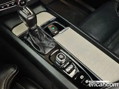 Volvo XC60 2018 2.0 автомат (гидро), миниатюра 8