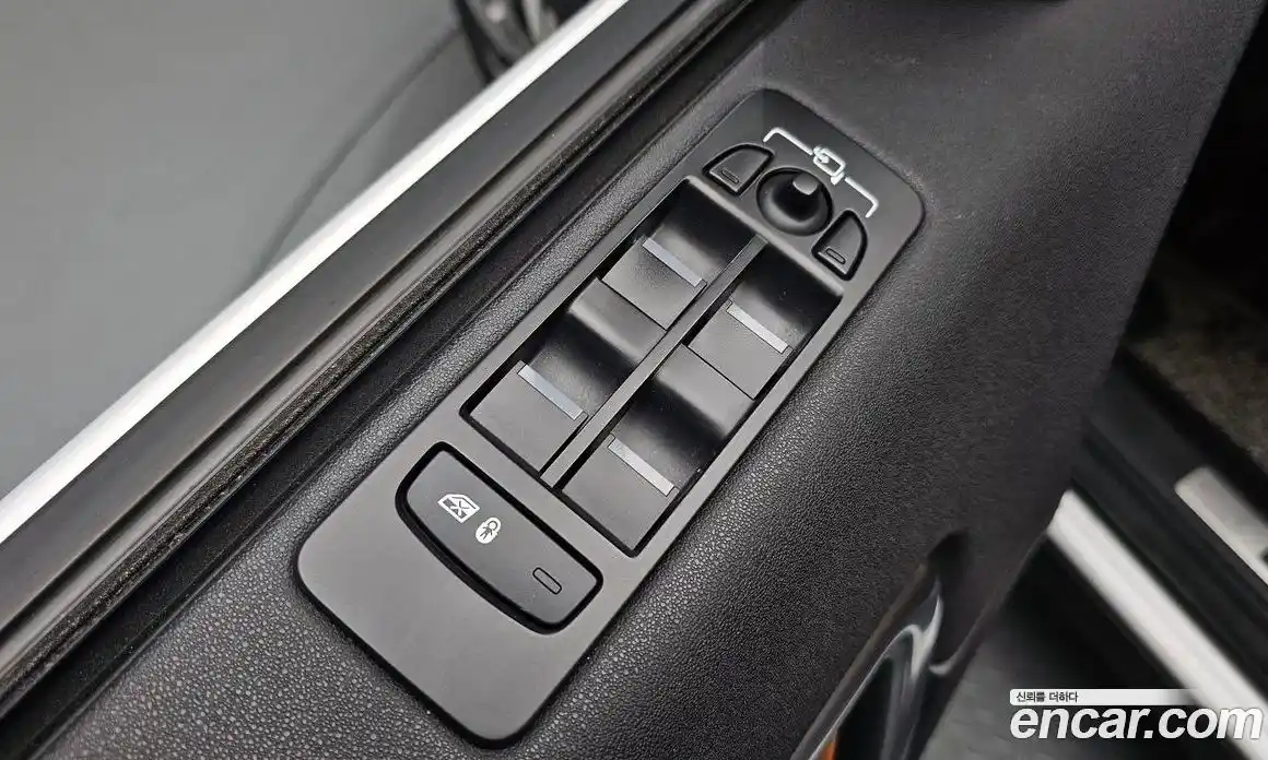 Land Rover Discovery Sport 2017 2.0 автомат (гидро), фото 19