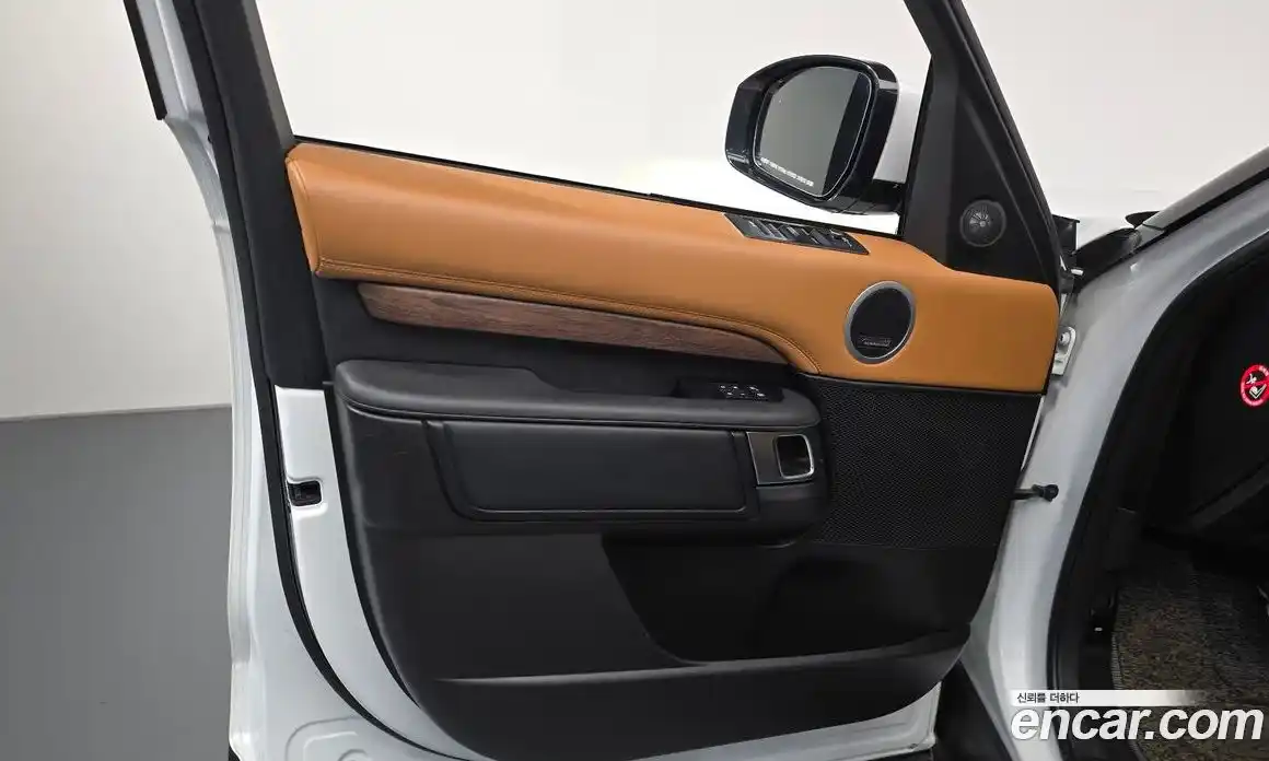 Land Rover Discovery 2017 3.0 автомат (гидро), фото 13