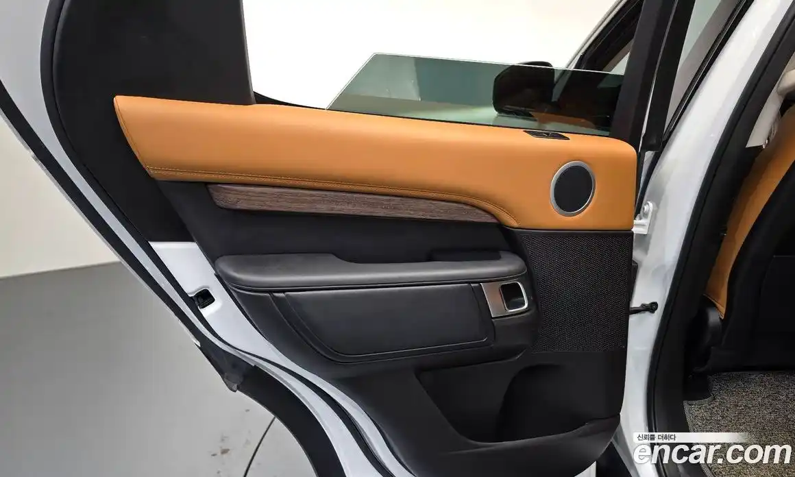Land Rover Discovery 2017 3.0 автомат (гидро), фото 14