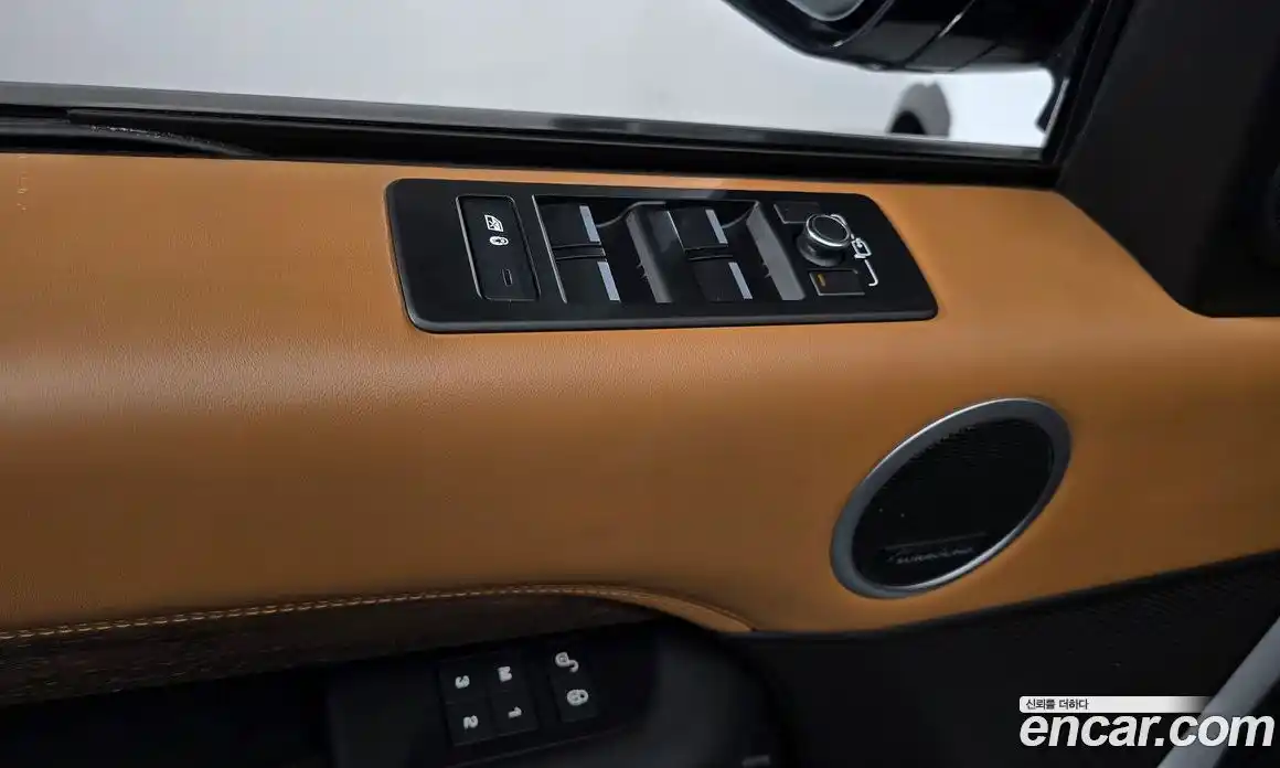 Land Rover Discovery 2017 3.0 автомат (гидро), фото 31
