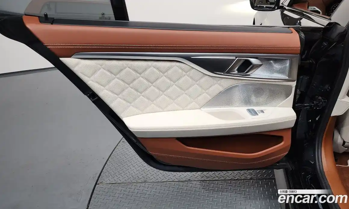 BMW M8 2022 4.4 автомат (гидро), фото 15