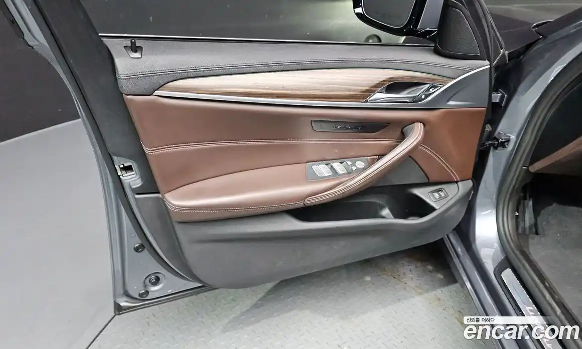 BMW 5 серия 2019 2.0 автомат (гидро), фото 14