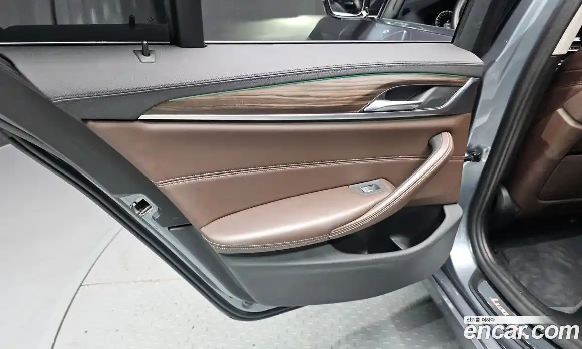 BMW 5 серия 2019 2.0 автомат (гидро), фото 15
