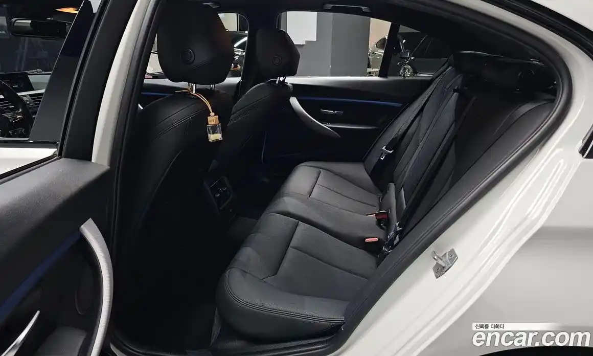 BMW 3 серия 2017 2.0 автомат (гидро), фото 13