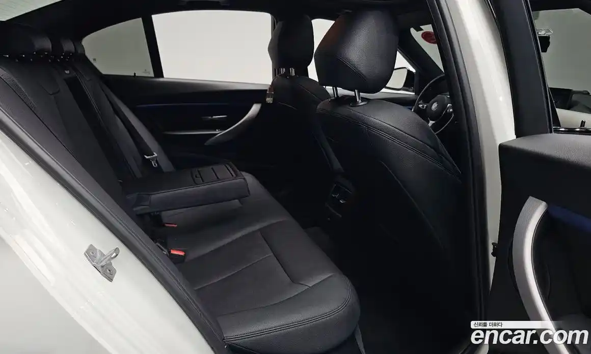 BMW 3 серия 2017 2.0 автомат (гидро), фото 16