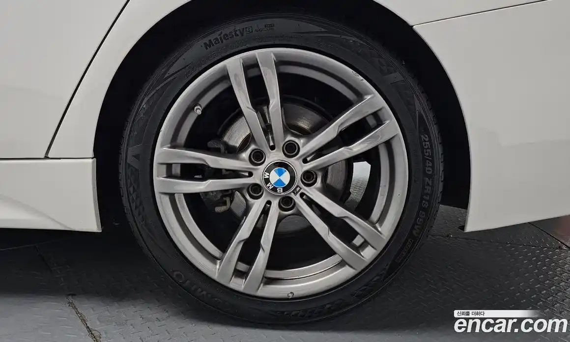 BMW 3 серия 2017 2.0 автомат (гидро), фото 7