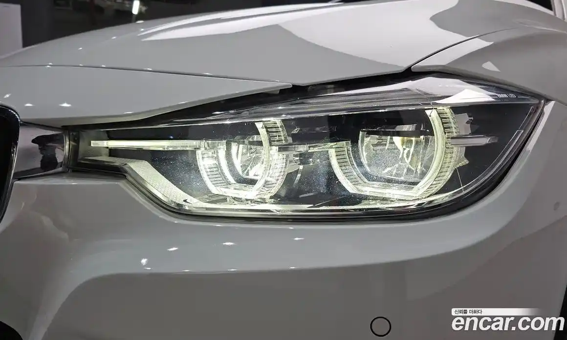 BMW 3 серия 2017 2.0 автомат (гидро), фото 8