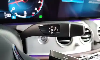 Mercedes-Benz E-Class 2021 2.0 автомат (гидро), миниатюра 12