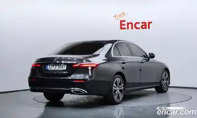 Mercedes-Benz E-Class 2021 2.0 автомат (гидро), миниатюра 2