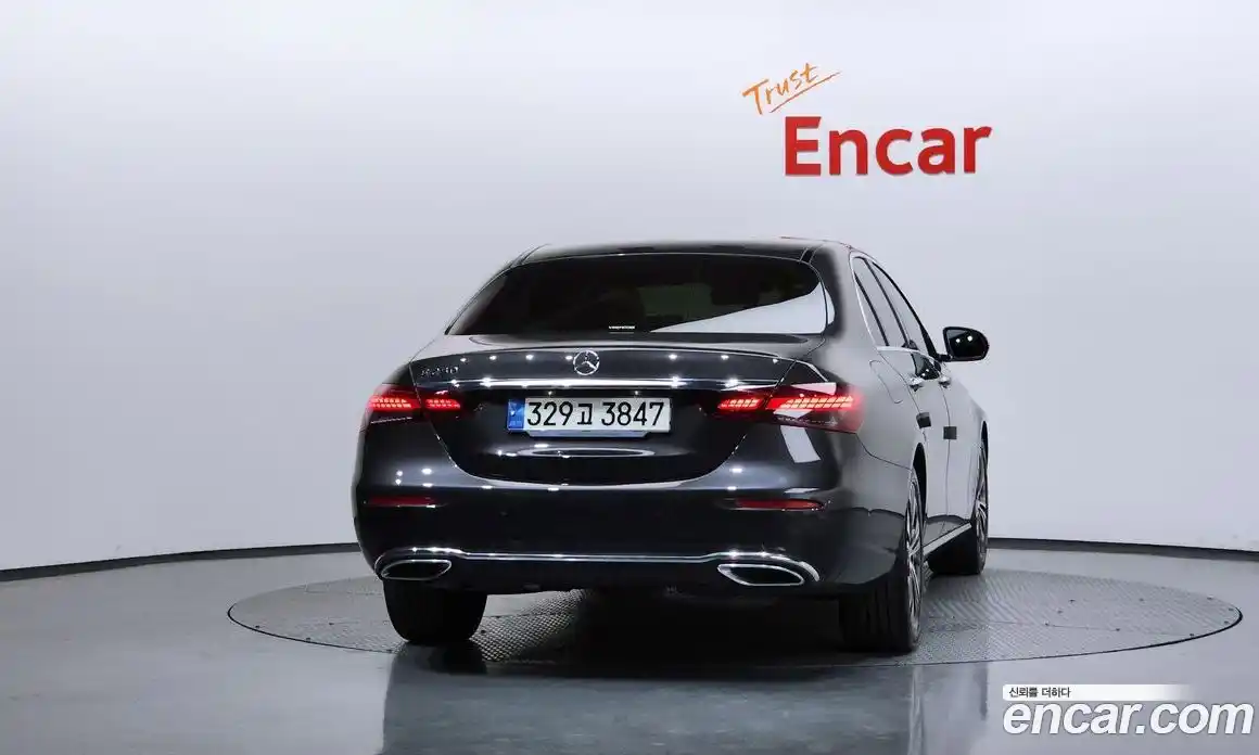 Mercedes-Benz E-Class 2021 2.0 автомат (гидро), фото 4