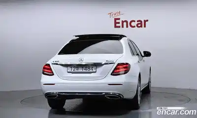 Mercedes-Benz E-Class 2019 2.0 автомат (гидро), миниатюра 4