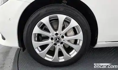 Mercedes-Benz E-Class 2019 2.0 автомат (гидро), миниатюра 5