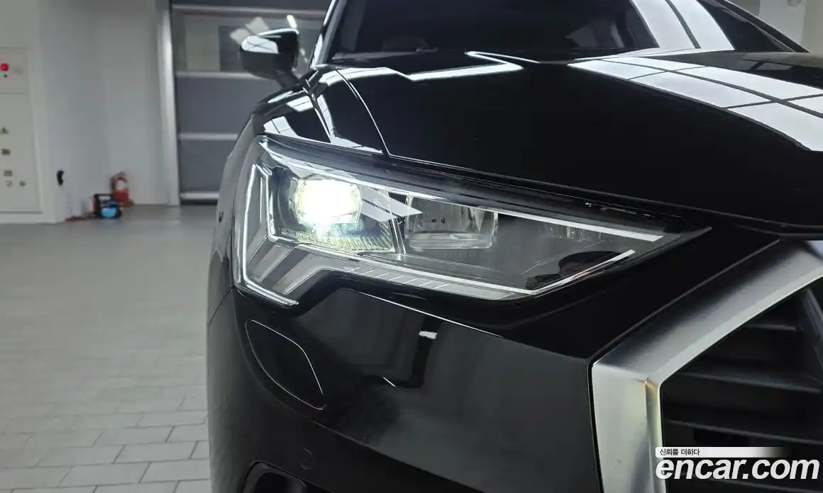Audi Q3 2023 2.0 автомат (гидро), фото 8