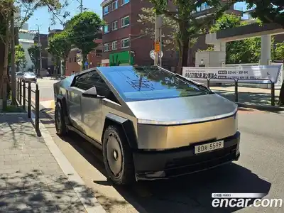 Tesla Cybertruck, 2025, 11 000 км