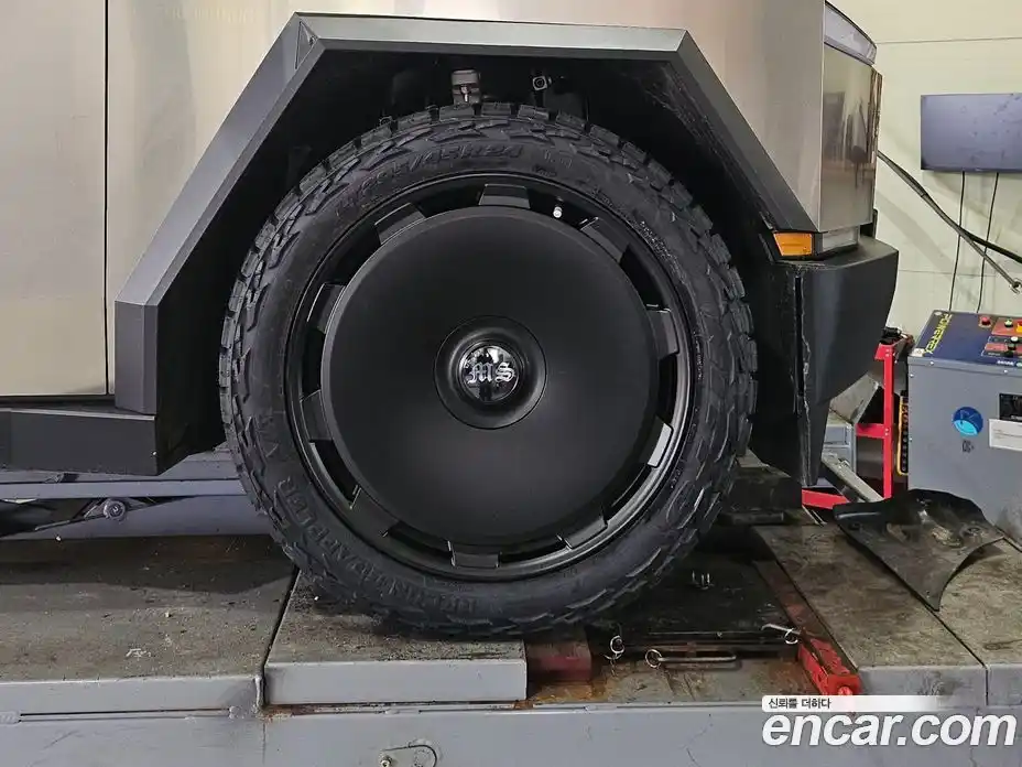Tesla Cybertruck 2025 гидро, фото 17