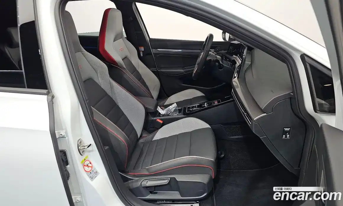 Volkswagen Golf 2024 2.0 автомат (гидро), фото 16
