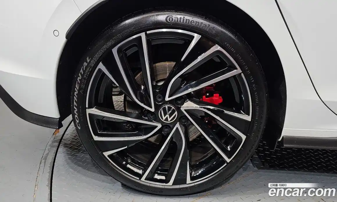 Volkswagen Golf 2024 2.0 автомат (гидро), фото 7