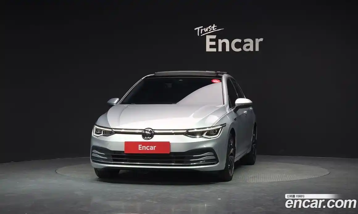 Volkswagen Golf 2022 2.0 автомат (гидро), фото 3