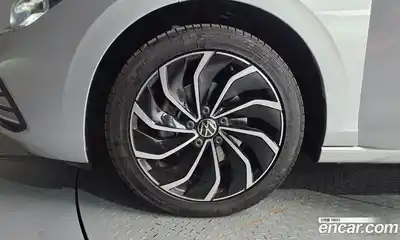 Volkswagen Golf 2022 2.0 автомат (гидро), миниатюра 5