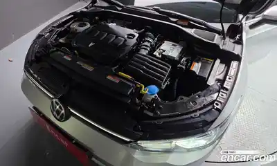 Volkswagen Golf 2022 2.0 автомат (гидро), миниатюра 6