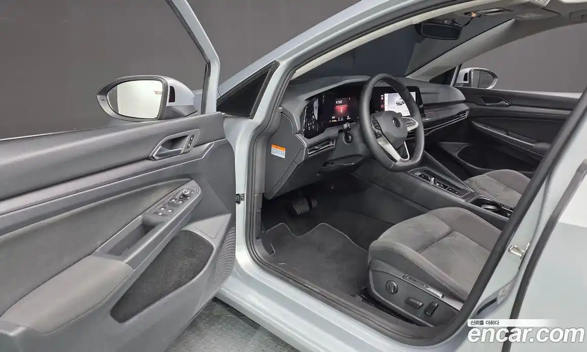 Volkswagen Golf 2022 2.0 автомат (гидро), фото 10