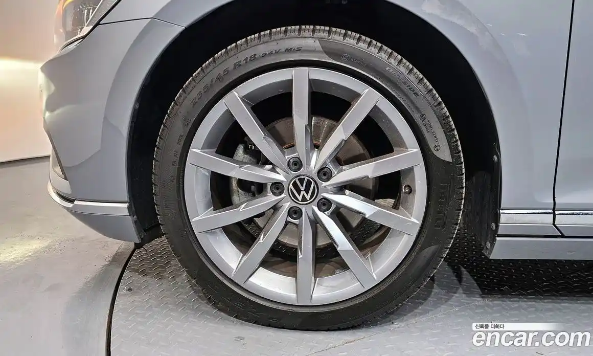 Volkswagen Passat 2022 2.0 автомат (гидро), фото 4