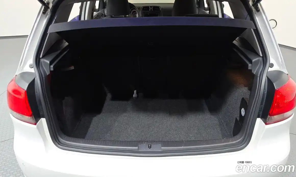 Volkswagen Golf 2011 1.6 автомат (гидро), фото 20